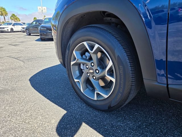 Used 2024 Chevrolet Trax LT w/ Driver Confidence Package FWD image 17
