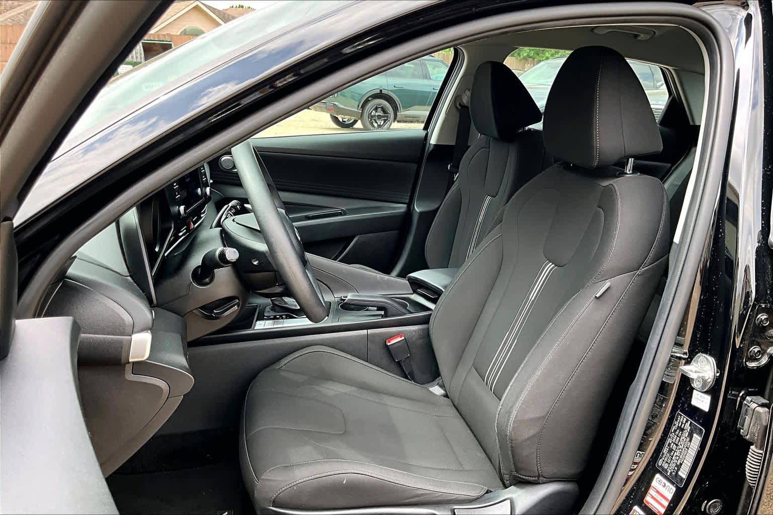 Used 2023 Hyundai Elantra SEL image 8