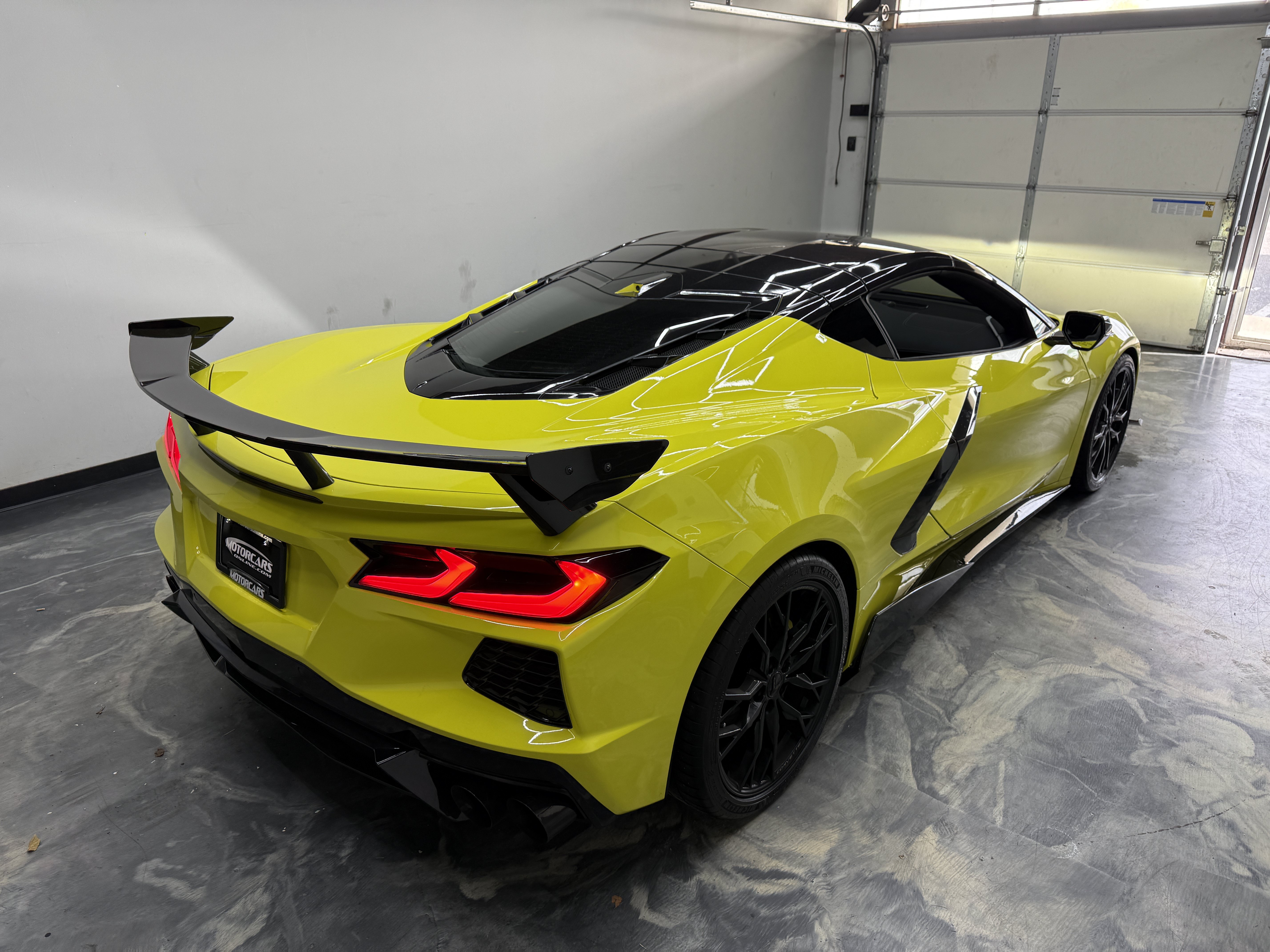 Used 2023 Chevrolet Corvette Stingray Preferred Cpe w/ Z51 Performance Package RWD image 4