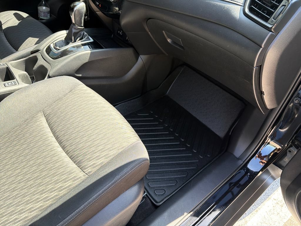 Used 2018 Nissan Rogue S w/ S Value Package FWD image 39