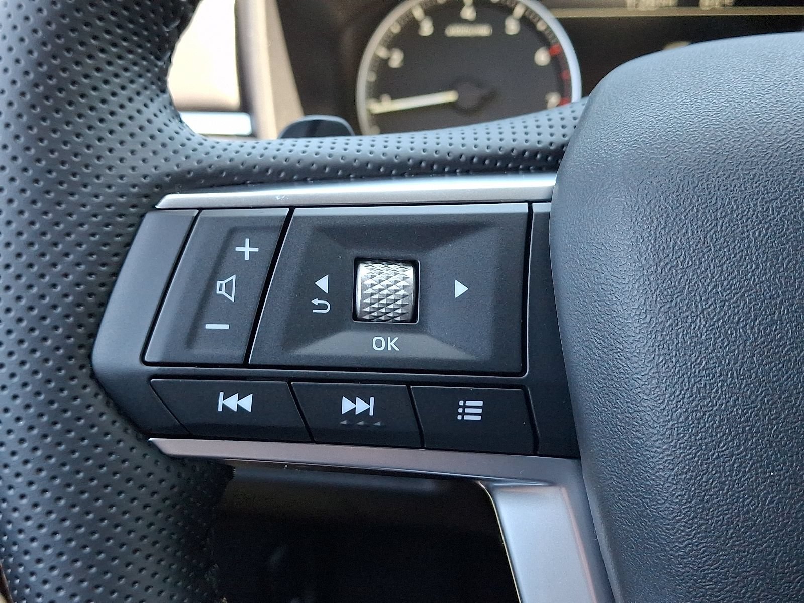 New 2026 Mitsubishi Outlander LE AWD/4WD image 19