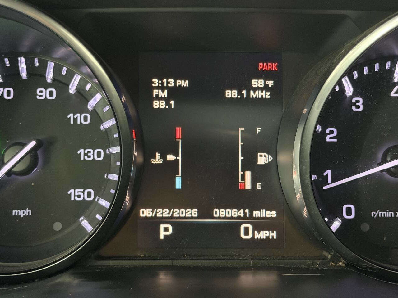 Used 2016 Land Rover Discovery Sport SE AWD/4WD image 33