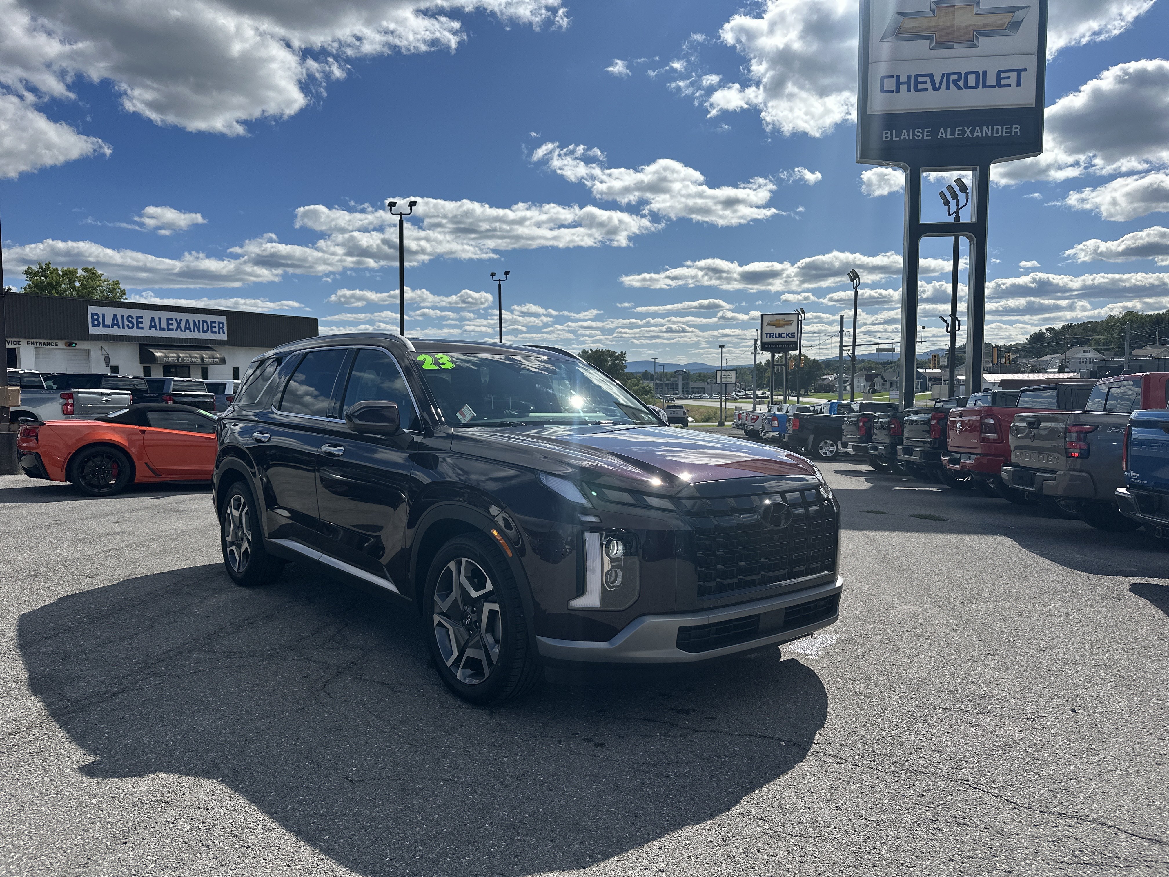 Used 2023 Hyundai Palisade Limited w/ Cargo Package