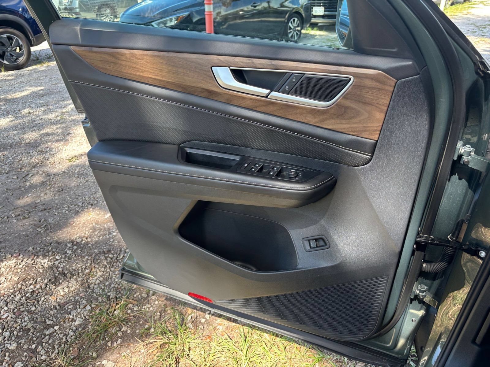 Used 2026 Volkswagen Atlas SE FWD image 18