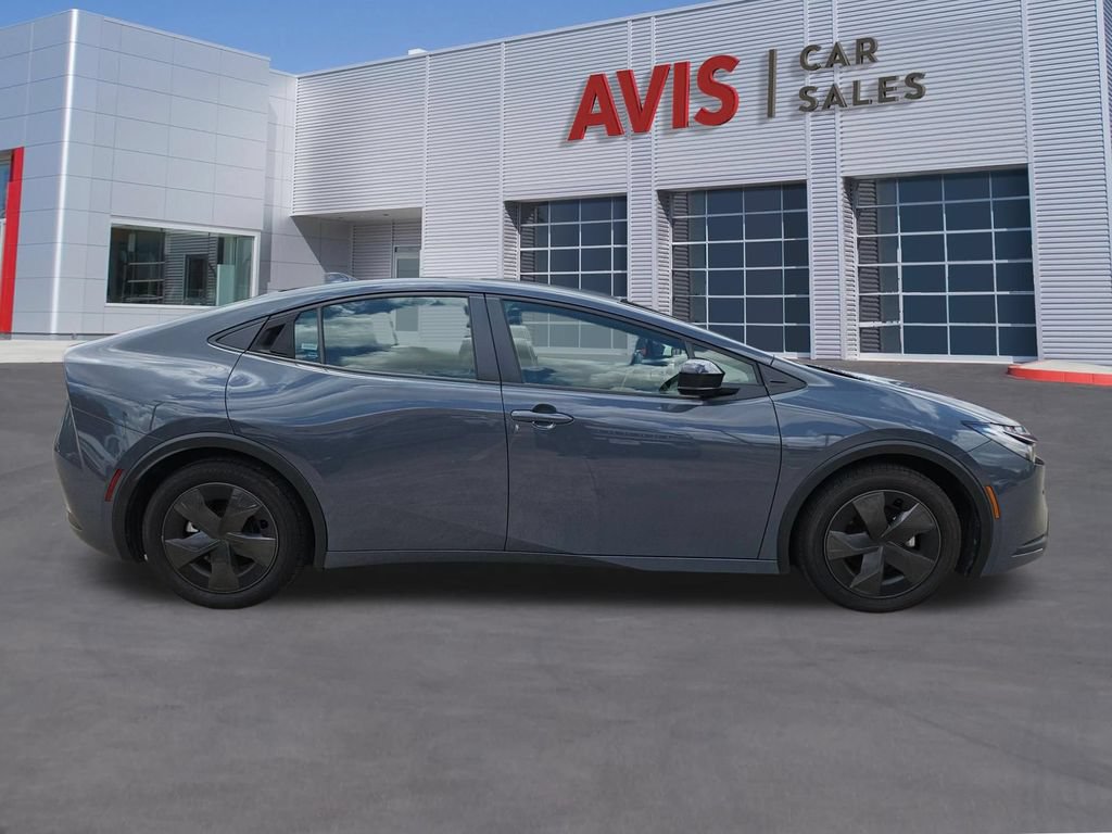 Used 2025 Toyota Prius LE FWD image 7