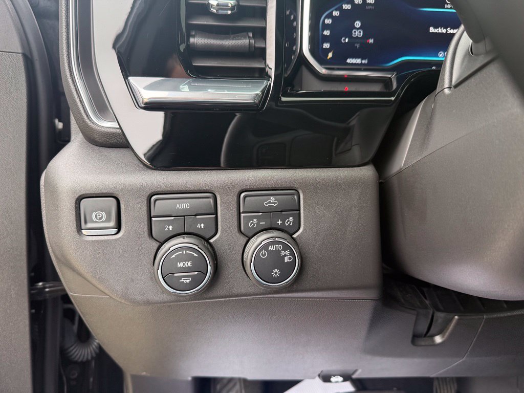 Used 2025 Chevrolet Silverado 1500 LT AWD/4WD image 34