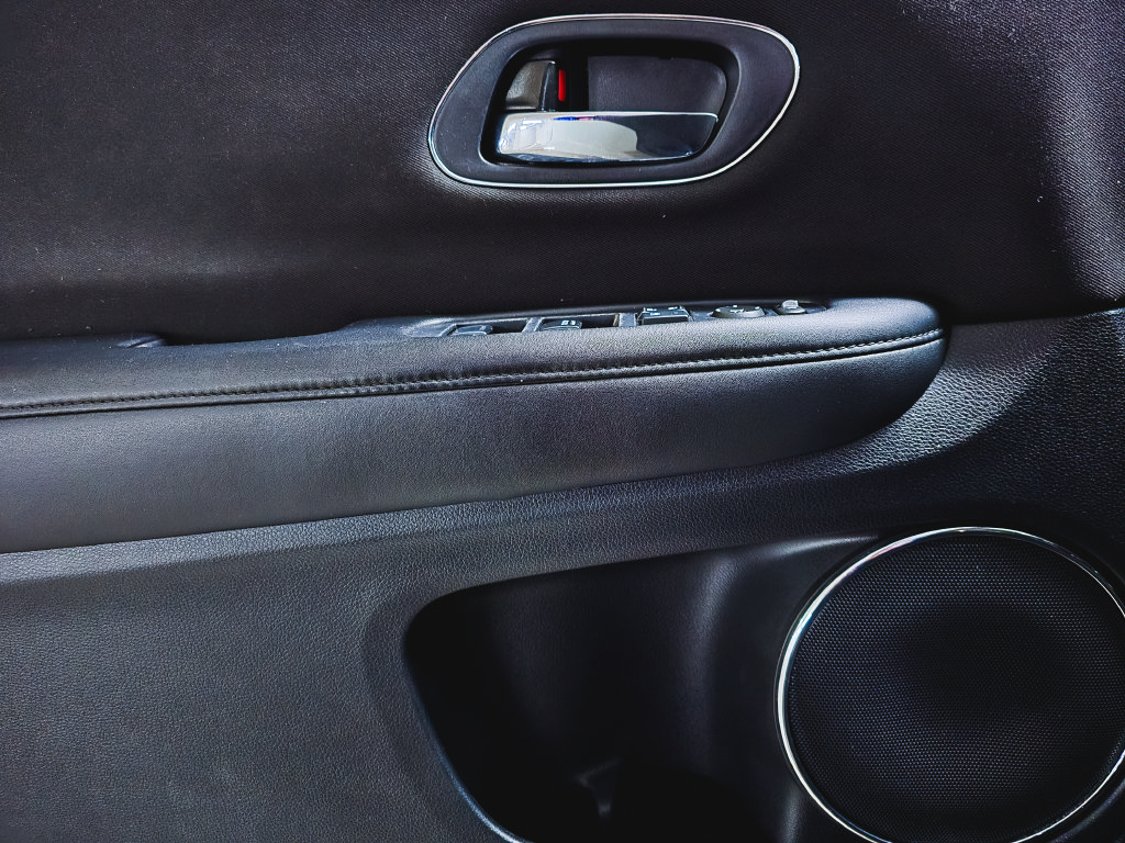 Used 2017 Honda HR-V EX image 15