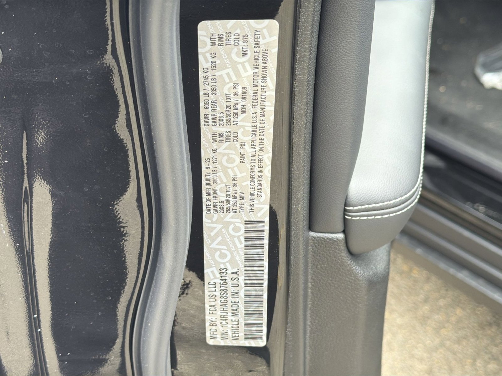 New 2025 Jeep Grand Cherokee Altitude image 28