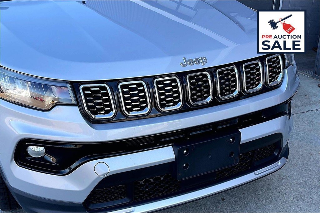 Used 2025 Jeep Compass Limited AWD/4WD image 30