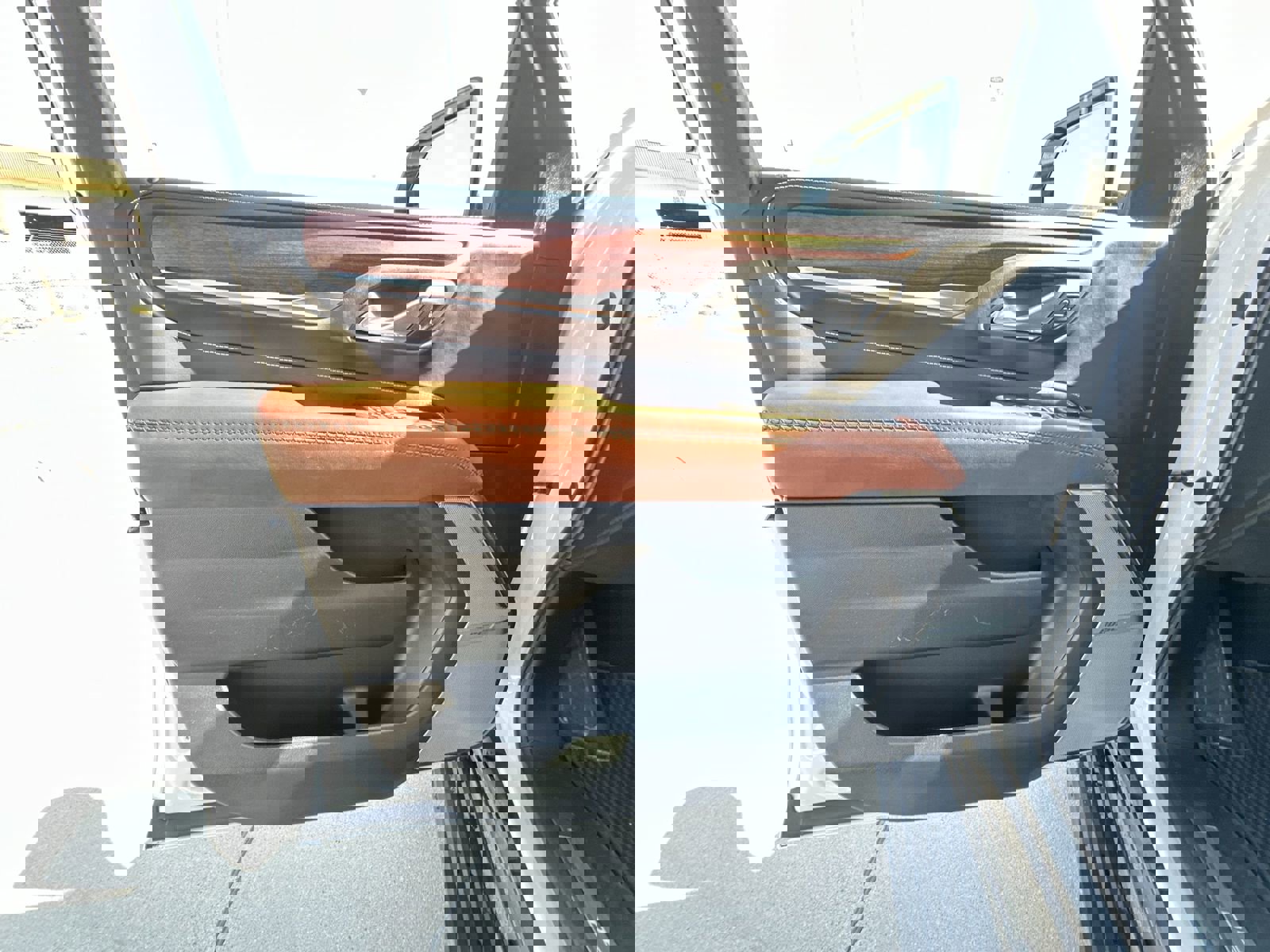 Used 2024 GMC Yukon Denali Ultimate image 23