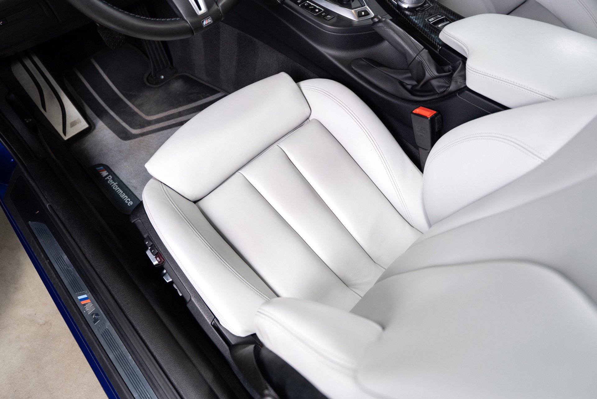 Used 2020 BMW M4 Convertible w/ Executive Package image 58