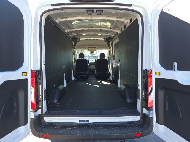 New 2026 Ford Transit 250 148 Medium Roof w/ Load Area Protection Package RWD image 14