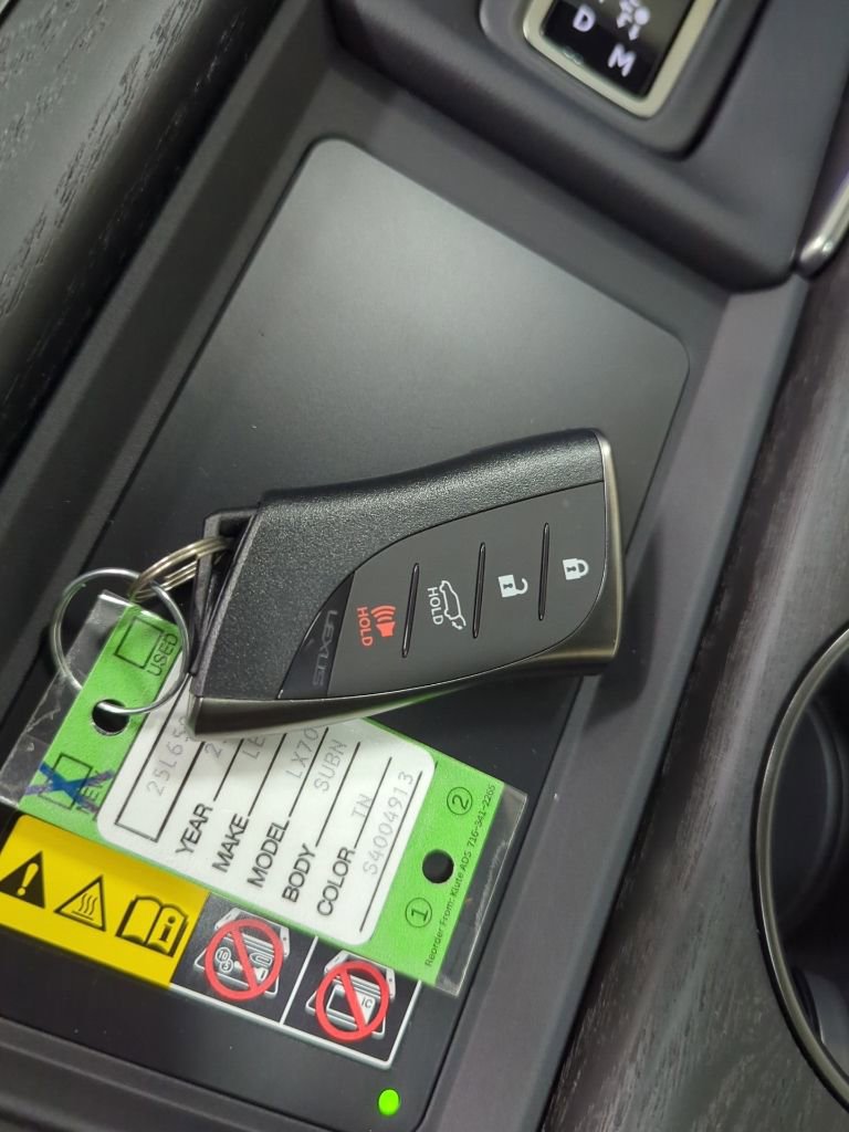 New 2025 Lexus LX 700h Overtrail image 18