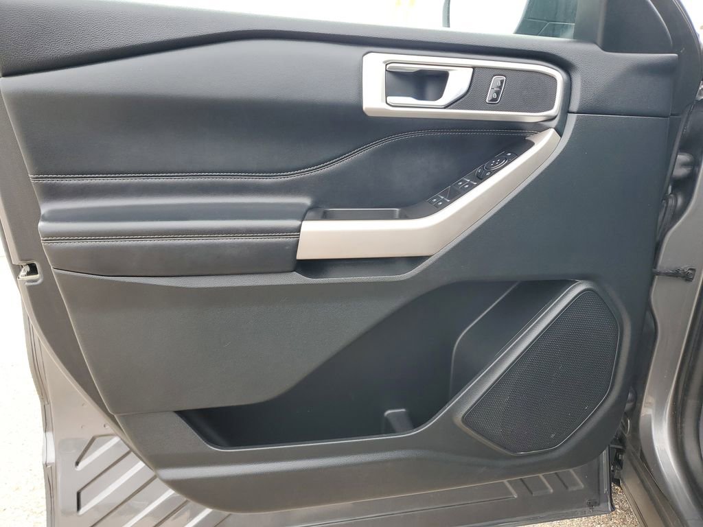 Certified 2023 Ford Explorer XLT w/ Equipment Group 202A image 11