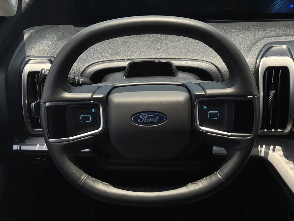 Used 2025 Ford Expedition Active AWD/4WD image 13