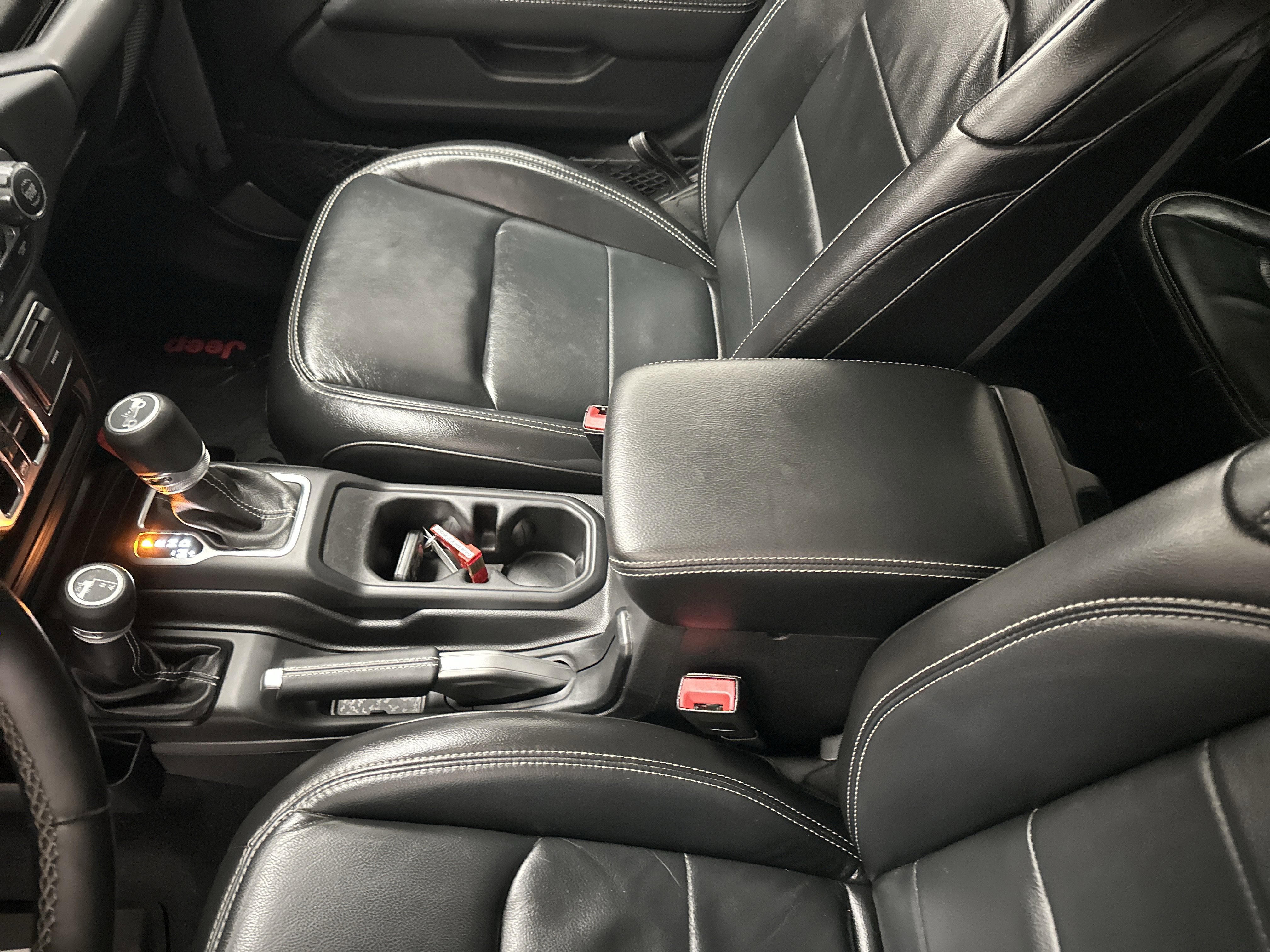 Used 2018 Jeep Wrangler Unlimited Sahara image 36