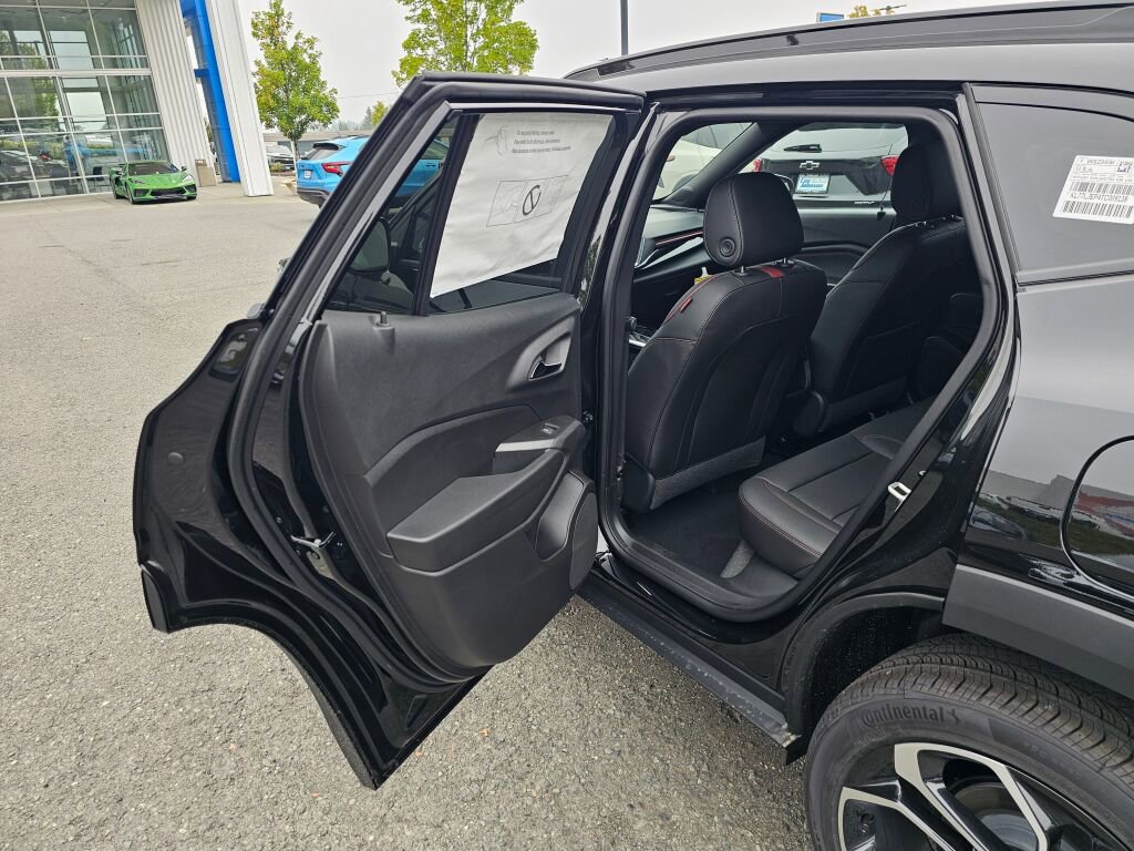 New 2026 Chevrolet Trax RS w/ Driver Confidence Package FWD image 21