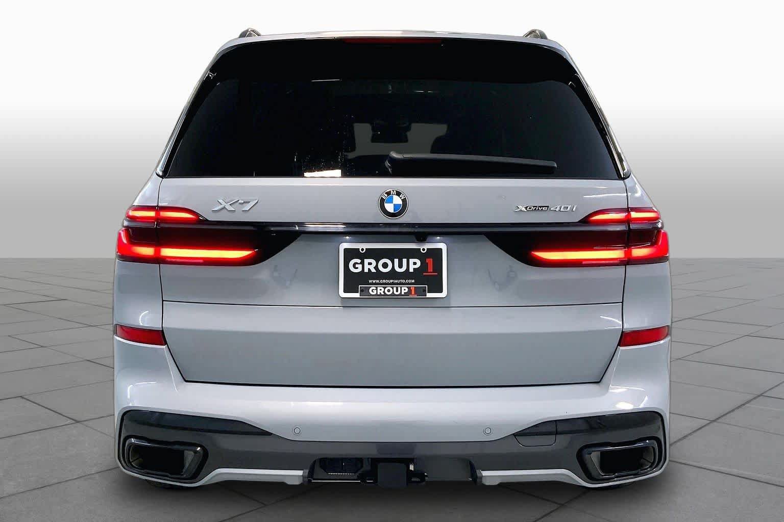 Used 2025 BMW X7 xDrive40i w/ Executive Package AWD/4WD image 4