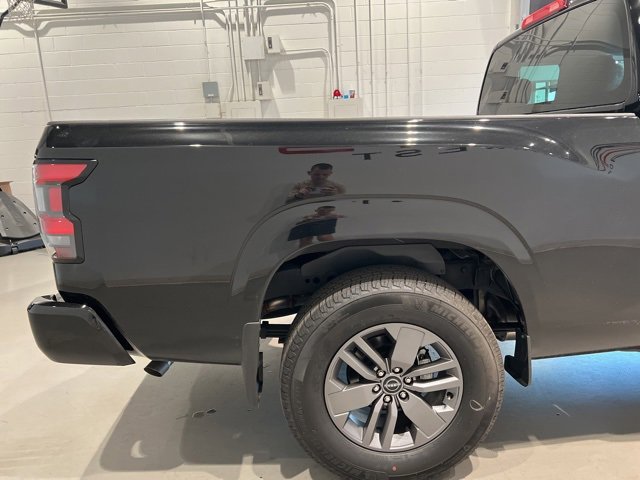 Used 2025 Nissan Frontier SV image 6