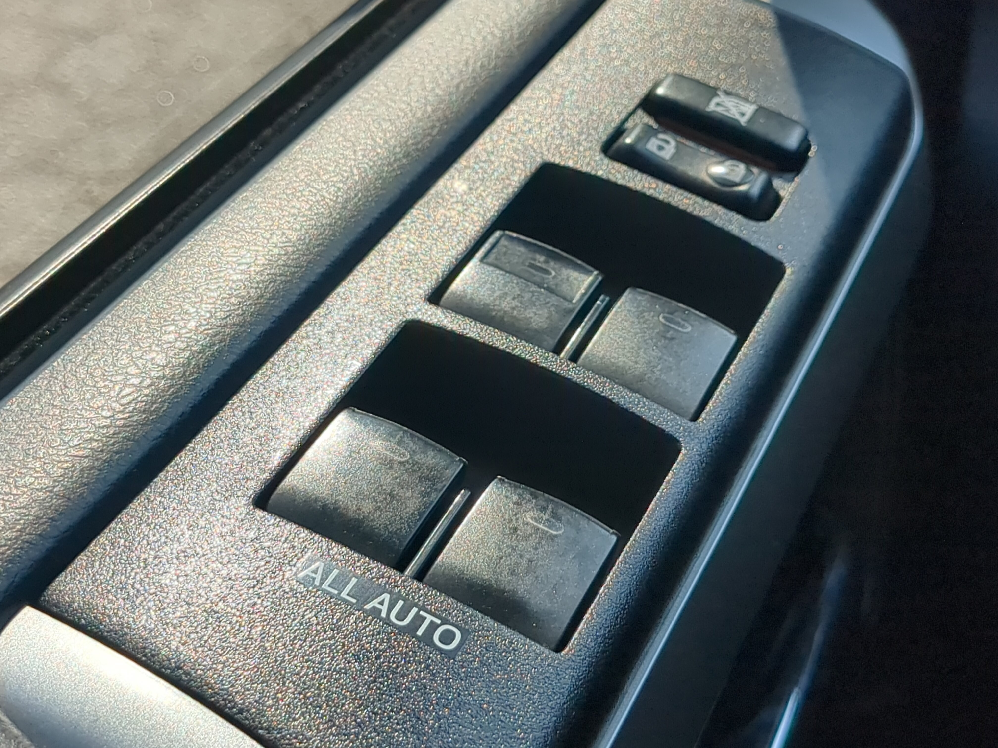 Used 2015 Toyota 4Runner SR5 Premium RWD image 22