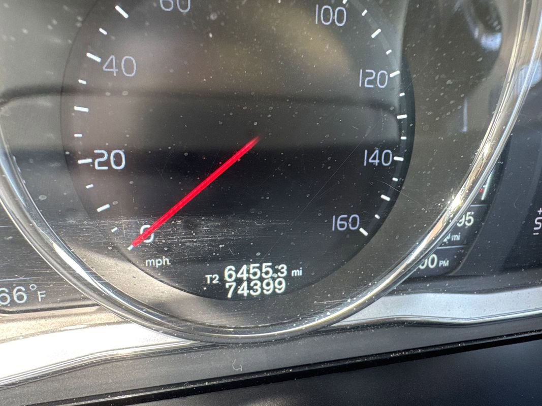 Used 2015 Volvo XC60 T6 w/ Proximity Package image 25