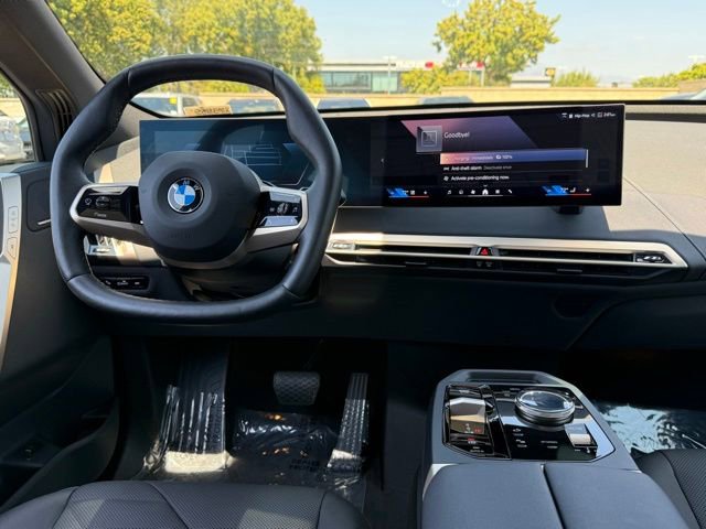 Used 2026 BMW iX xDrive60 w/ Premium Package AWD/4WD image 30