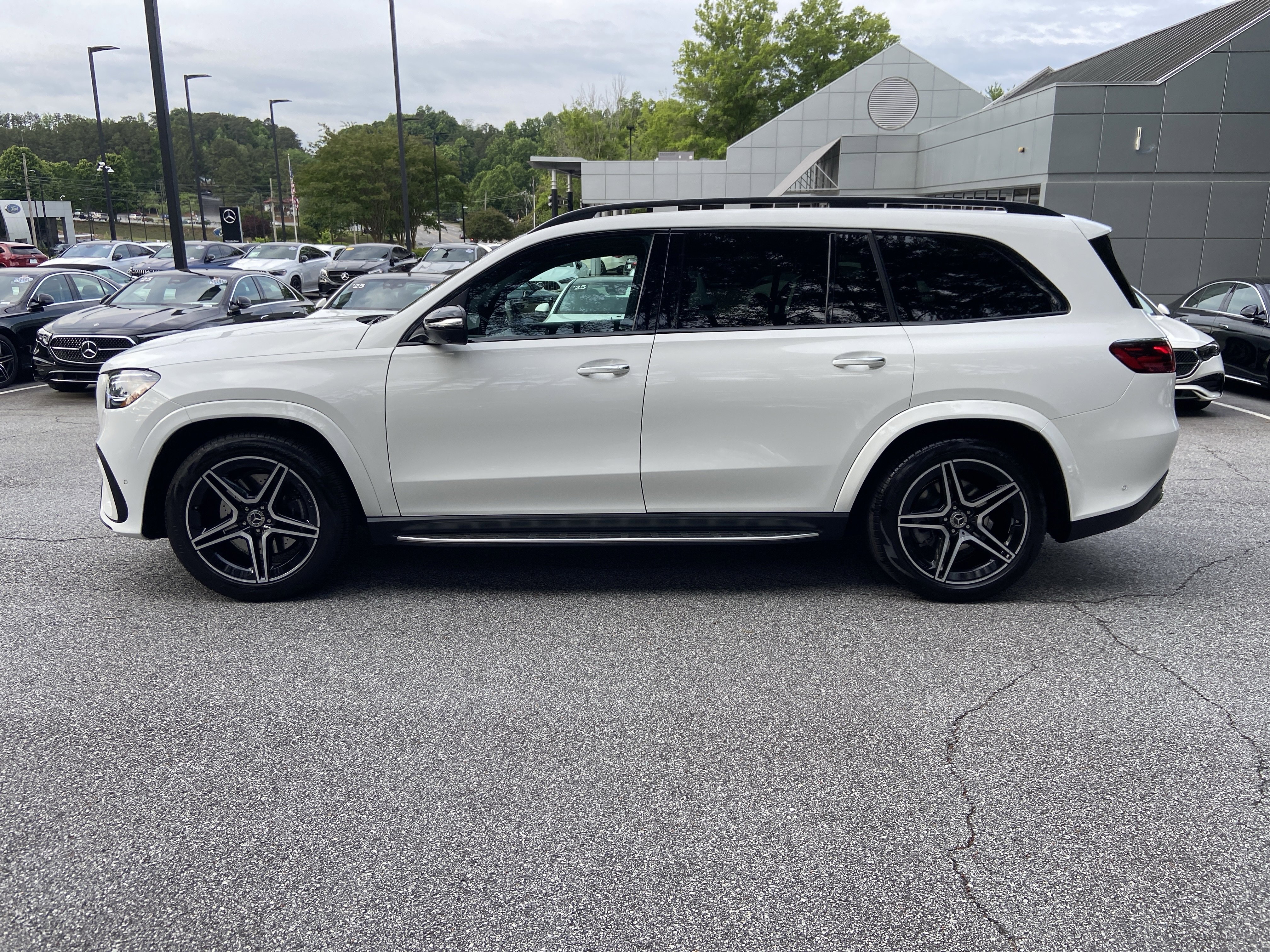 Certified 2024 Mercedes-Benz GLS 450 4MATIC image 16