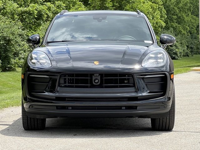 New 2025 Porsche Macan image 8