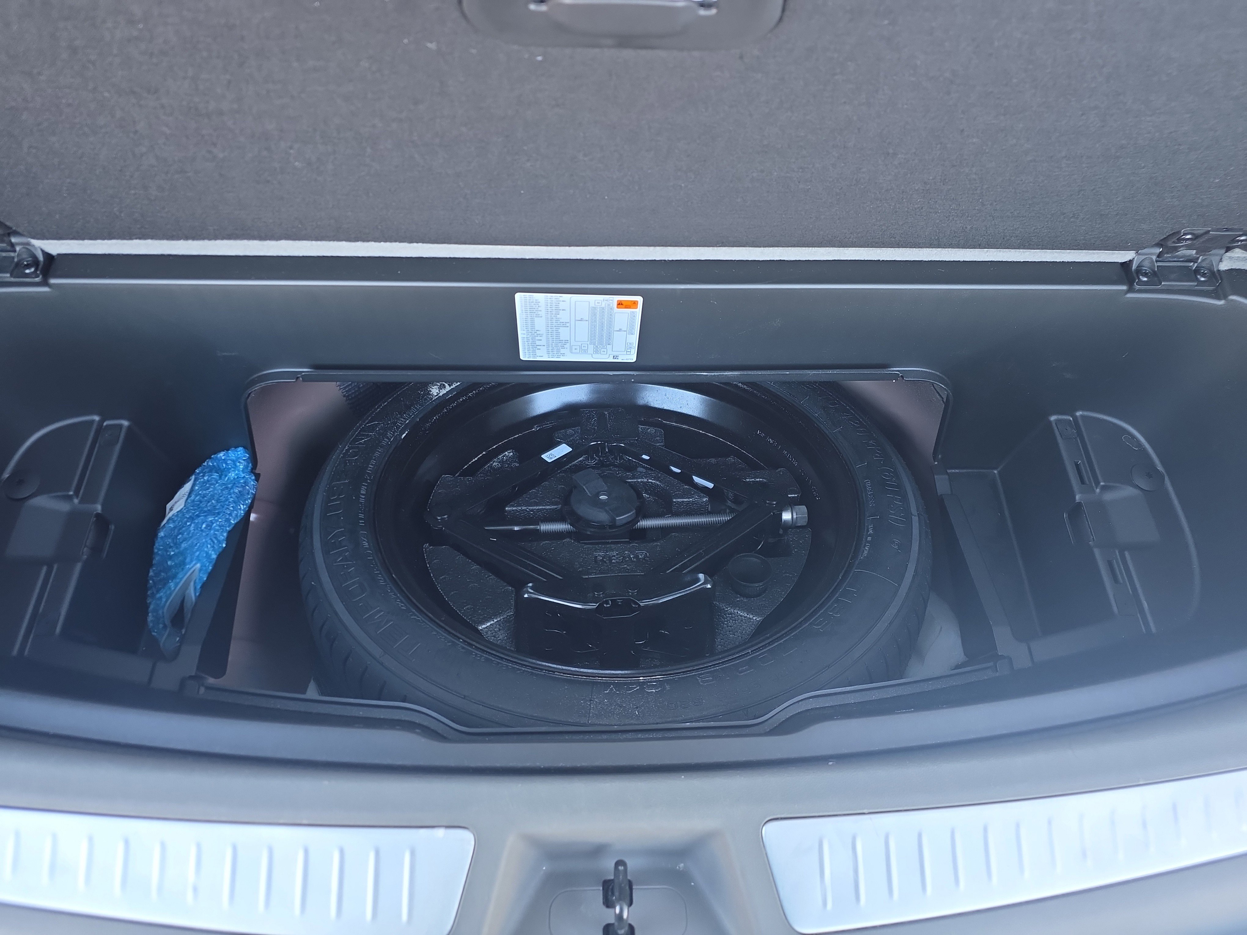 Used 2025 Cadillac XT6 Premium Luxury image 31