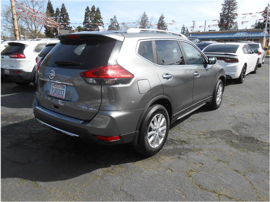 Used 2017 Nissan Rogue SV AWD/4WD image 6