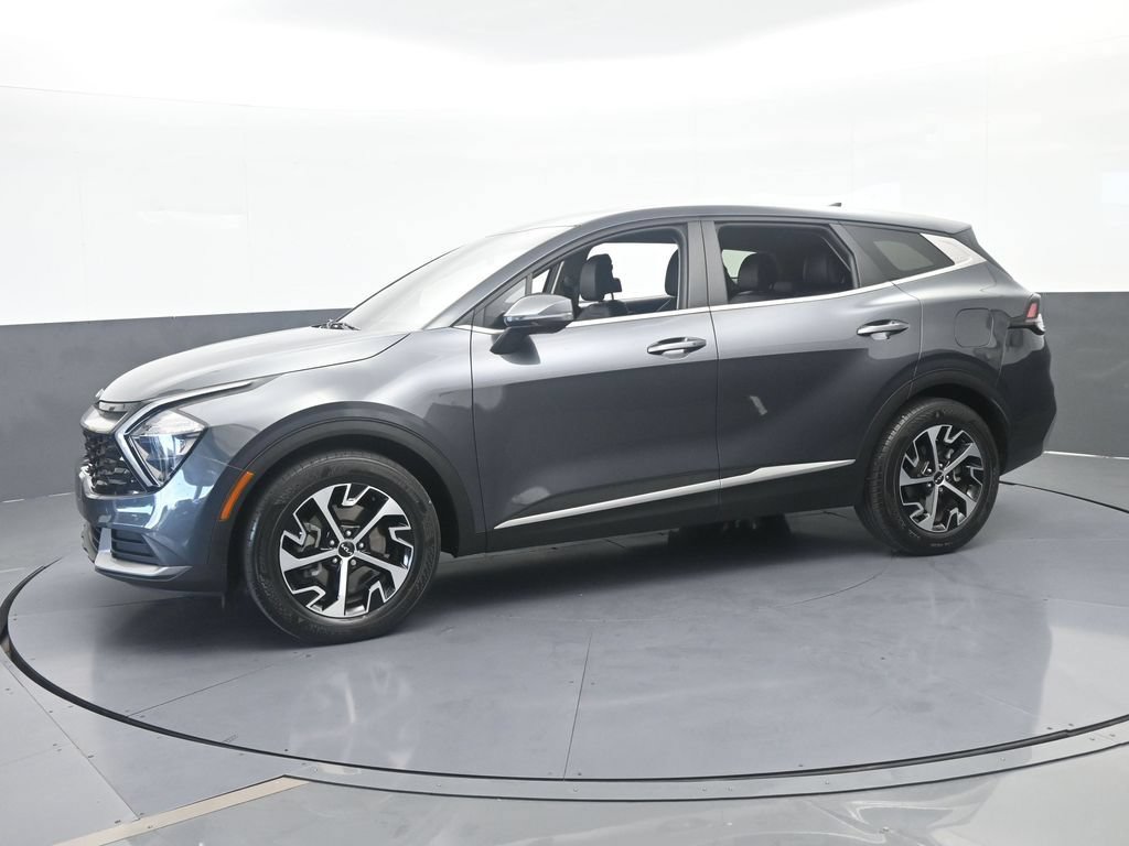 Used 2023 Kia Sportage EX FWD image 2