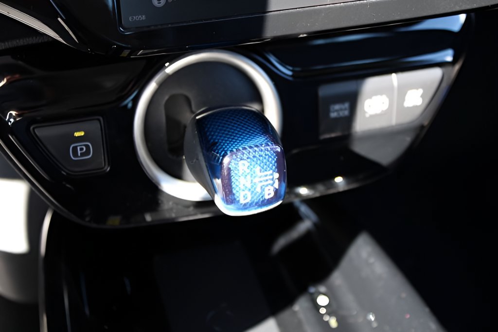 Certified 2020 Toyota Prius Prime Limited FWD image 16
