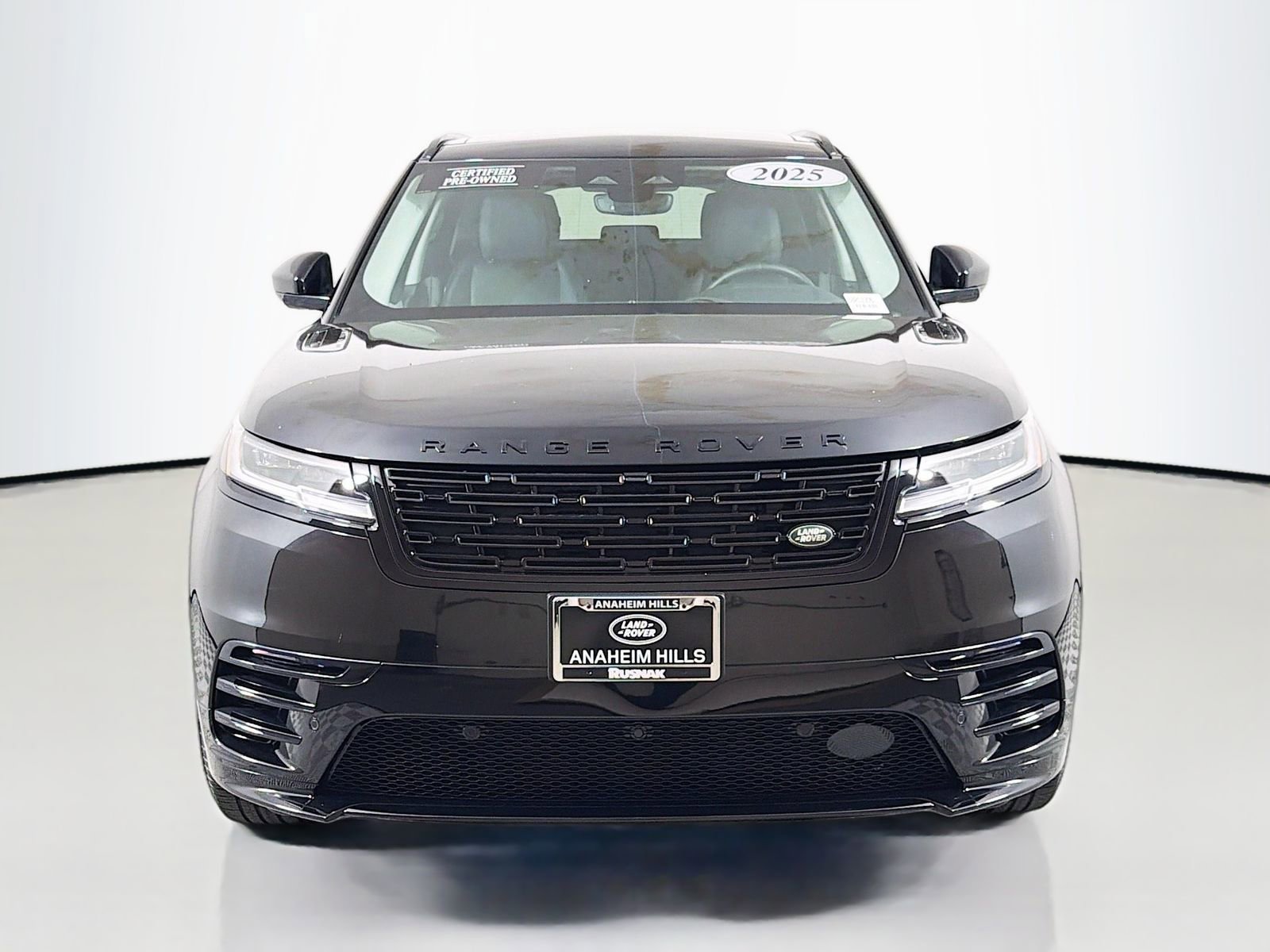Certified 2025 Land Rover Range Rover Velar Dynamic SE AWD/4WD image 8