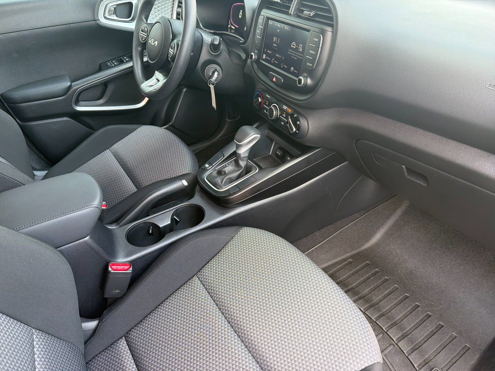 Used 2024 Kia Soul LX w/ Option Group 015 FWD image 16