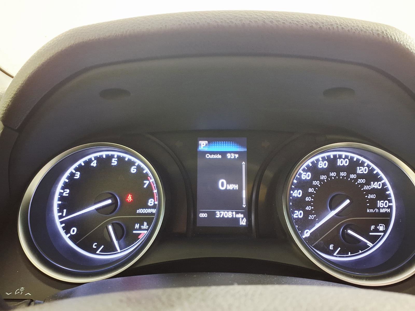 Used 2018 Toyota Camry LE FWD image 25