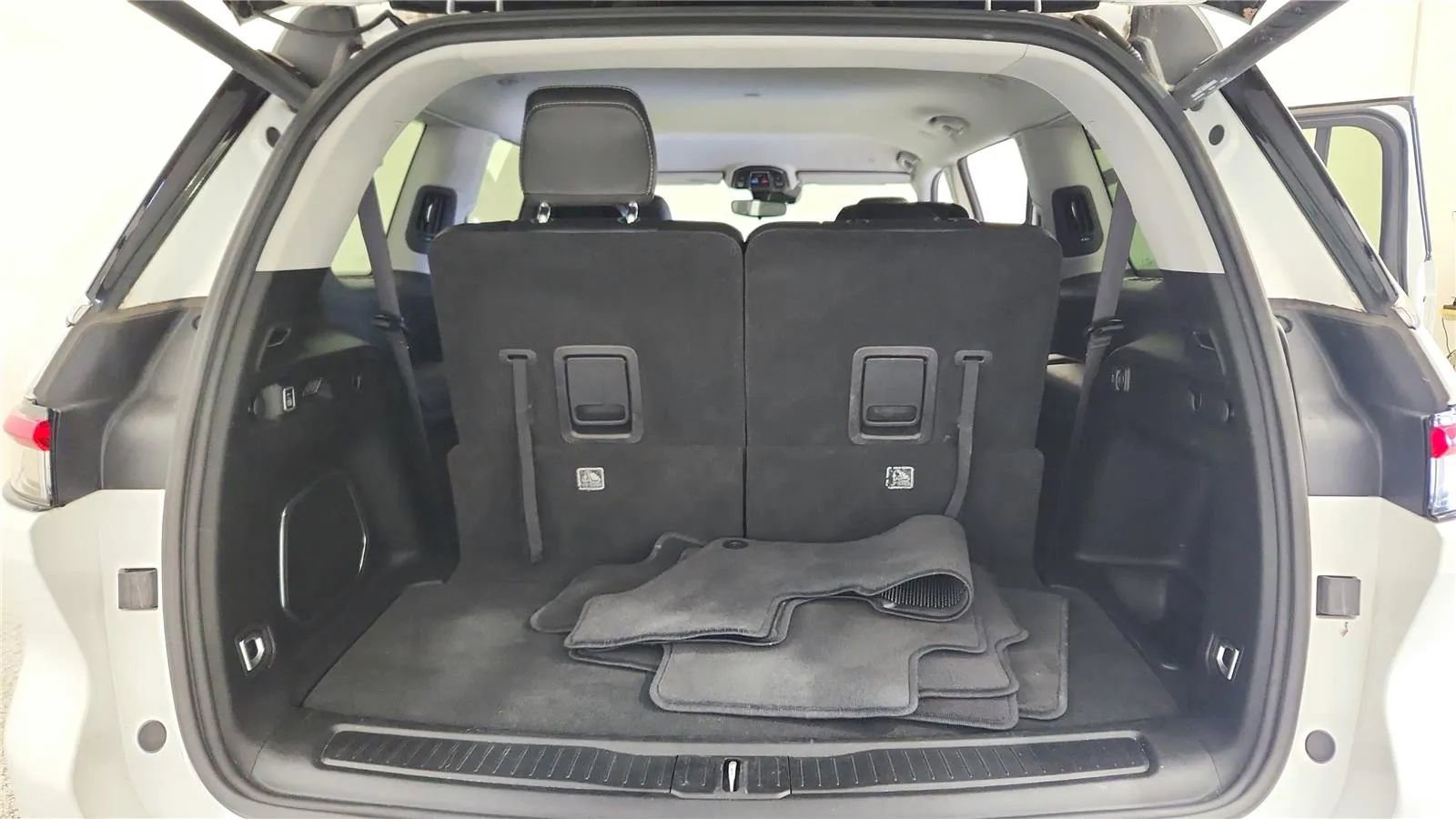 Used 2022 Jeep Grand Cherokee L Limited image 19