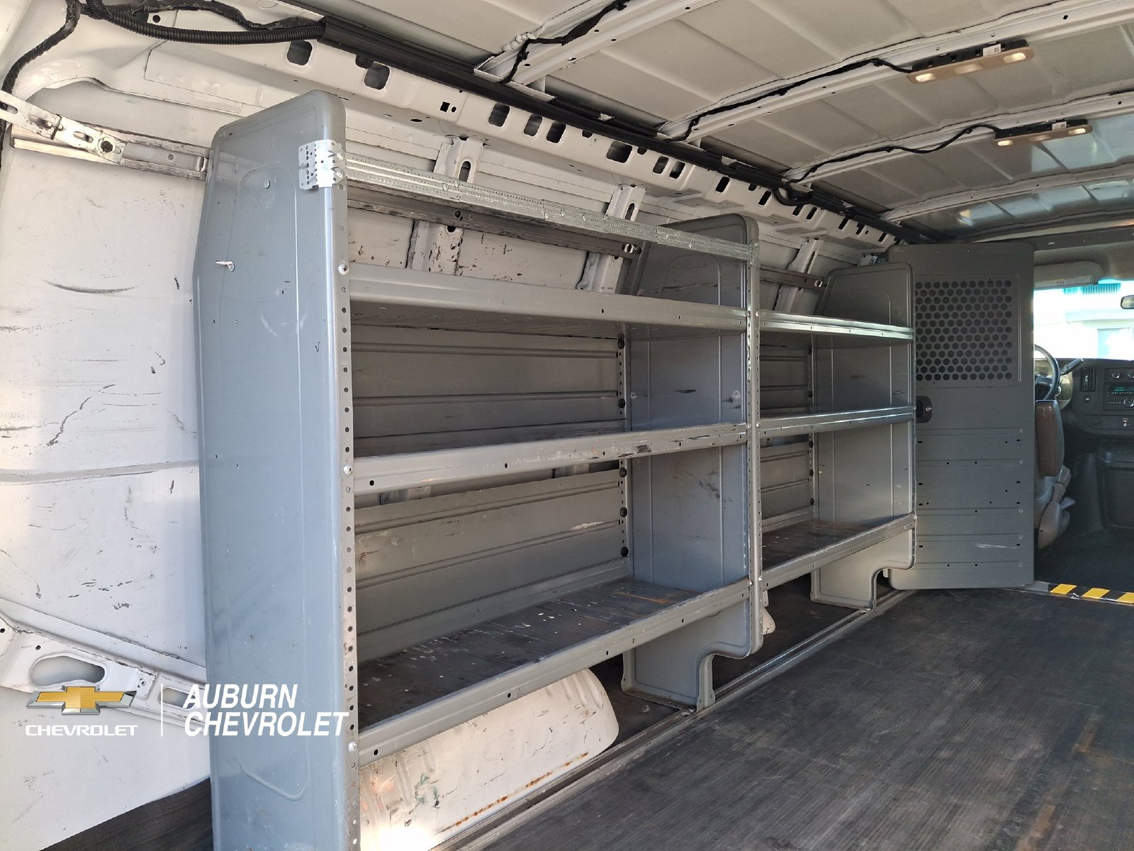 Used 2017 Chevrolet Express 2500 Extended RWD image 18