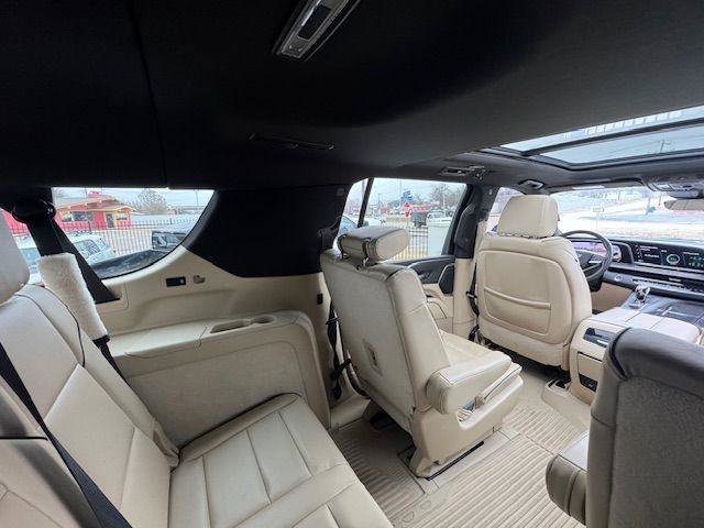 Used 2021 Cadillac Escalade ESV Premium Luxury AWD/4WD image 8