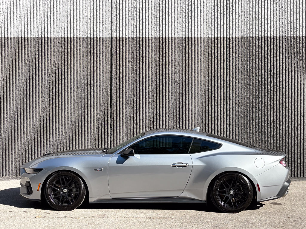 Certified 2025 Ford Mustang GT RWD image 4