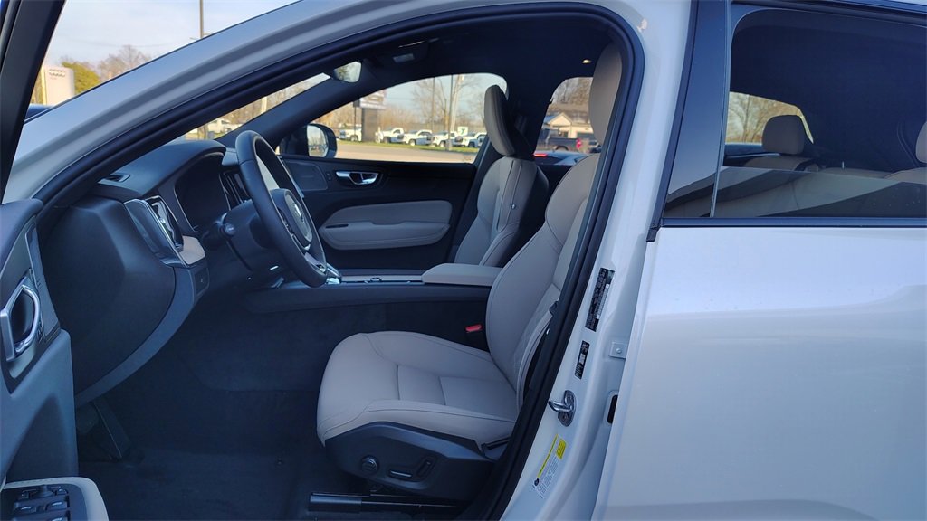 New 2026 Volvo XC60 B5 Plus w/ Climate Package image 7