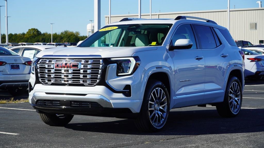 Used 2026 GMC Terrain Denali image 9