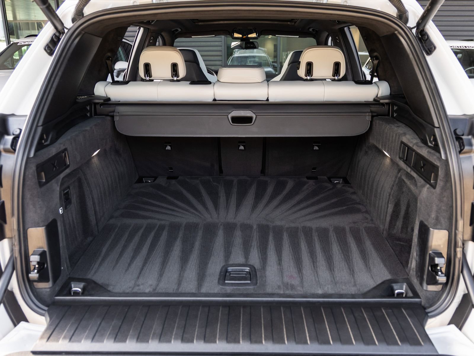 Used 2022 BMW X5 M w/ Executive Package image 38
