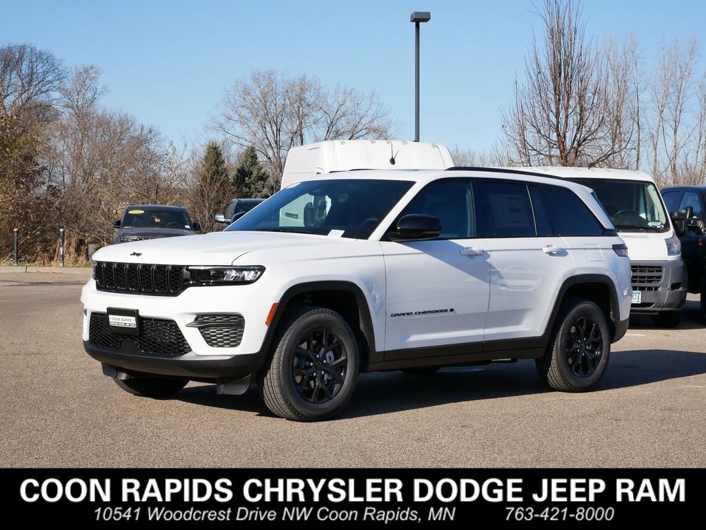 New 2025 Jeep Grand Cherokee Laredo image 1