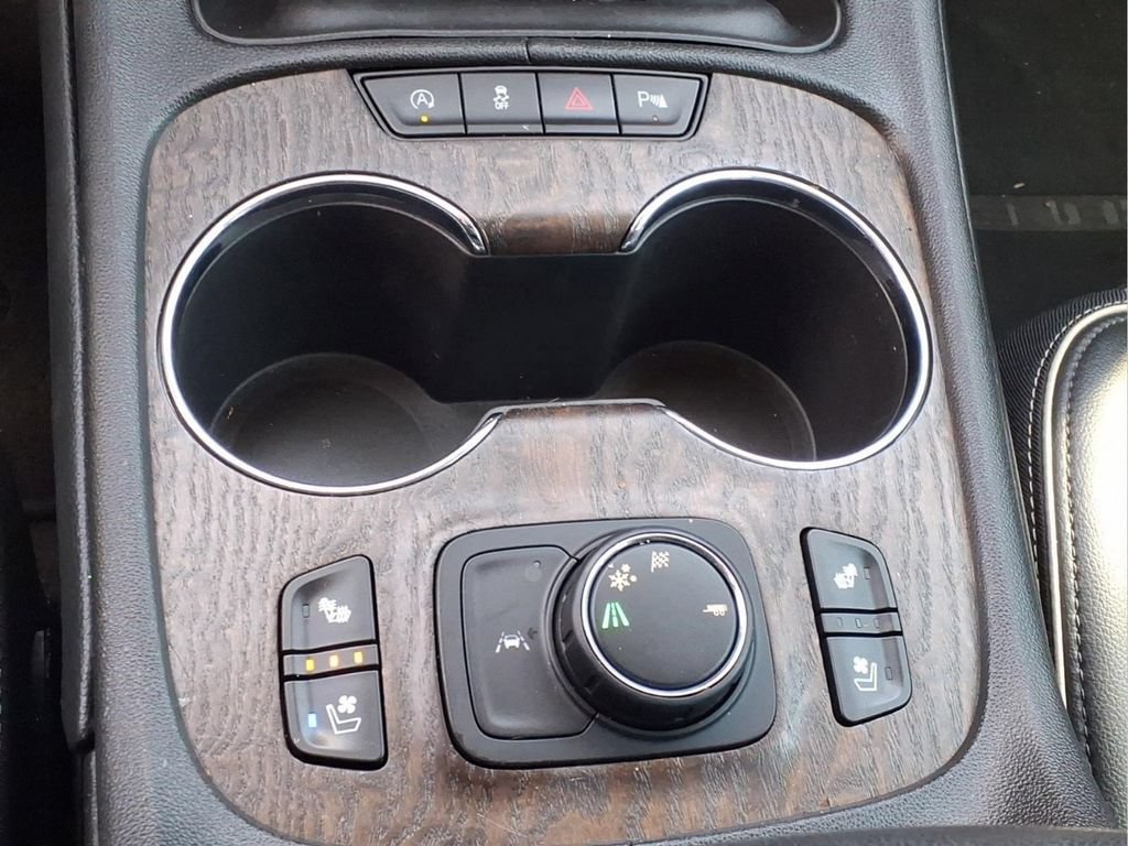 Used 2021 GMC Acadia Denali w/ Denali Technology Package FWD image 22