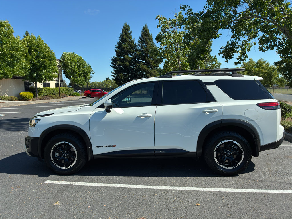 Used 2025 Nissan Pathfinder Rock Creek AWD/4WD image 9