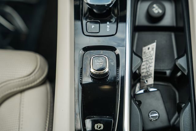 Certified 2023 Volvo XC60 B5 Ultimate w/ Climate Package AWD/4WD image 25