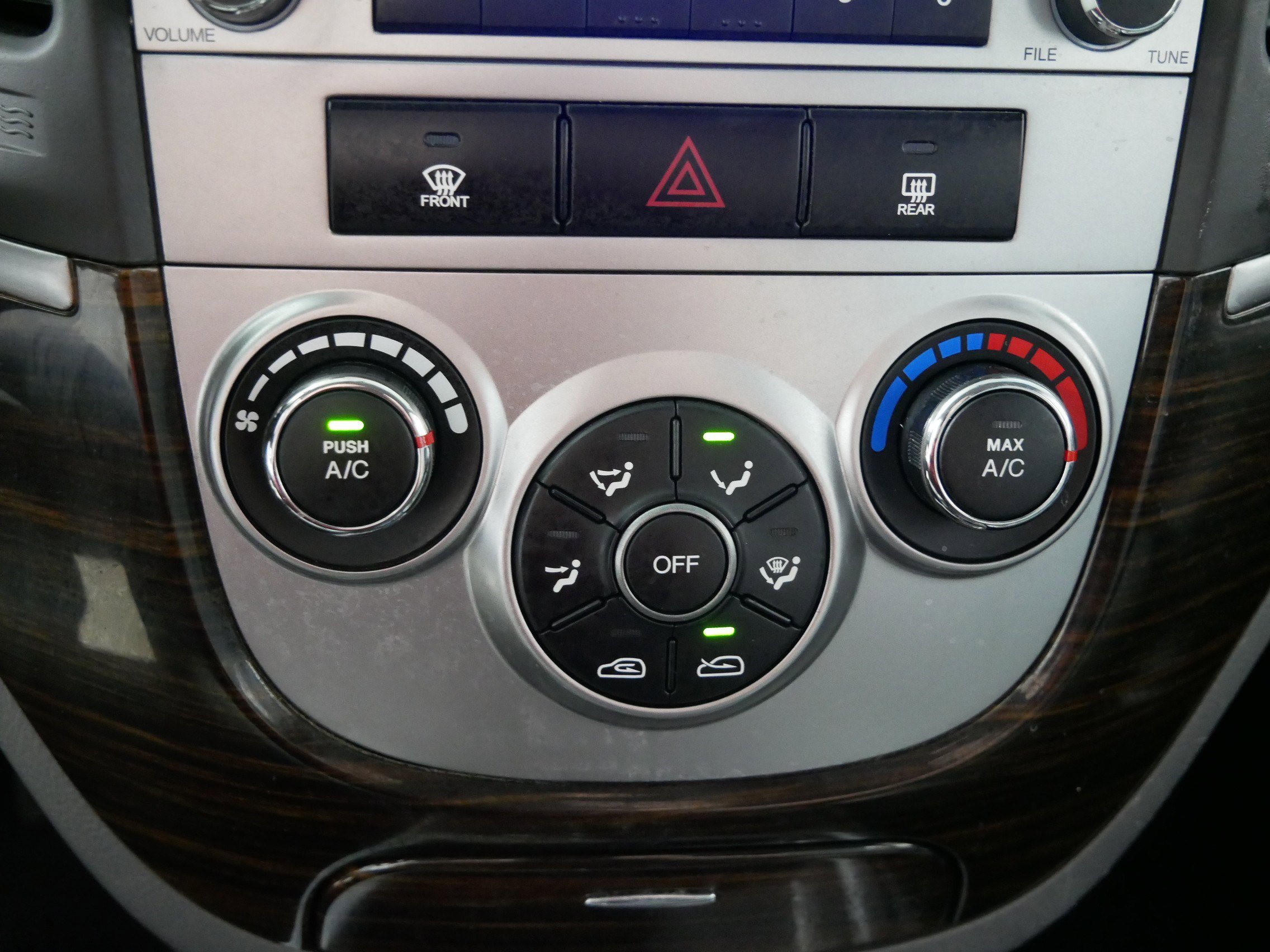 Used 2012 Hyundai Santa Fe GLS image 23