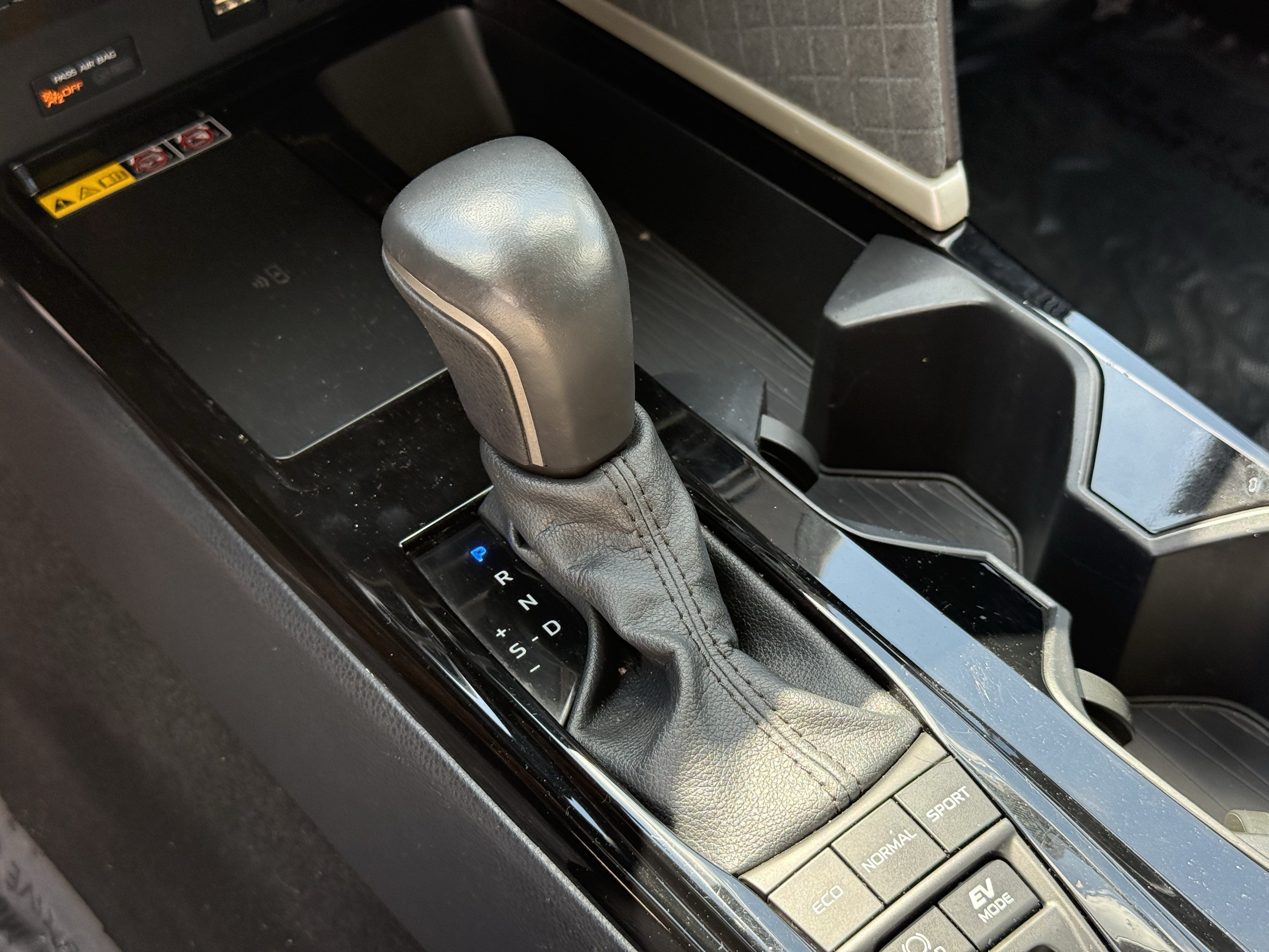 Used 2025 Toyota Camry XLE FWD image 23