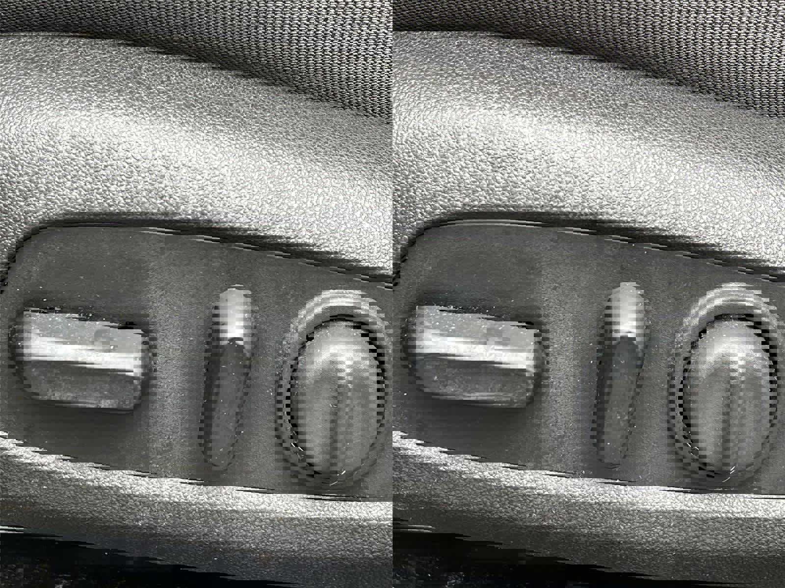 Used 2017 Chevrolet Malibu LT image 12