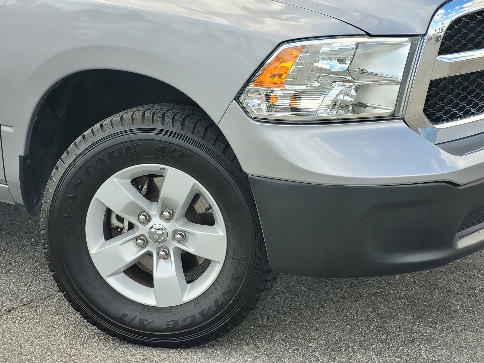 Used 2023 RAM 1500 Classic SLT w/ Trailer & Traction Group image 9